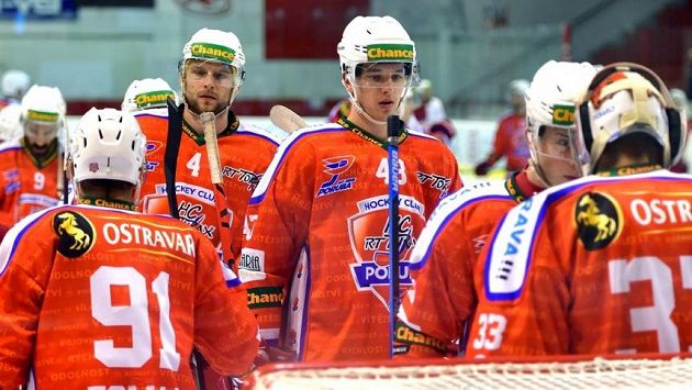 Hokejisté Poruby dál kralují Chance lize Hokejisté Poruby dál kralují Chance lize