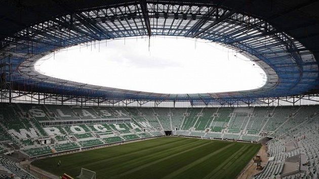 Stadión v polské Vratislavi bude dějištěm všech tří zápasů české reprezentace ve skupině A. Stadión v polské Vratislavi bude dějištěm všech tří zápasů české reprezentace ve skupině A.