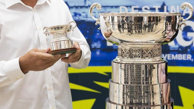 O Pohár Billie Jean Kingové se bude v listopadu bojovat v Praze. Vlevo je trofej pro vítěze juniorského Poháru Billie Jean Kingové. O Pohár Billie Jean Kingové se bude v listopadu bojovat v Praze. Vlevo je trofej pro vítěze juniorského Poháru Billie Jean Kingové.