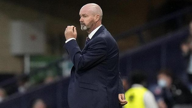 Skotský kouč Steve Clarke při utkání s Chorvaty. Skotský kouč Steve Clarke při utkání s Chorvaty.
