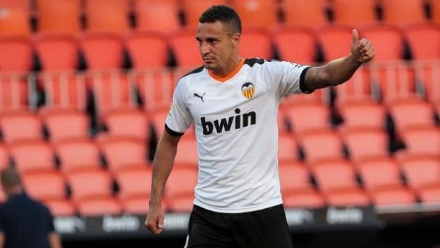 Leeds United posílí španělský útočník Rodrigo z Valencie Leeds United posílí španělský útočník Rodrigo z Valencie