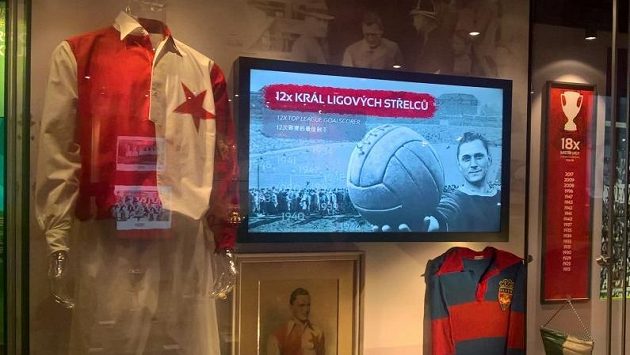 Jedna vitrína je v muzeu Slavie samozřejmě věnována Pepimu Bicanovi. Jedna vitrína je v muzeu Slavie samozřejmě věnována Pepimu Bicanovi.
