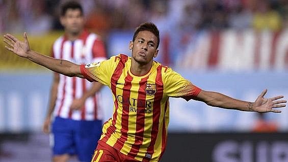 Brazilec Neymar slaví svůj první gól v soutěžním utkání za Barcelonu. Brazilec Neymar slaví svůj první gól v soutěžním utkání za Barcelonu.