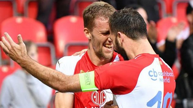 Slávisté Tomáš Souček a Josef Hušbauer slaví gól Slávisté Tomáš Souček a Josef Hušbauer slaví gól