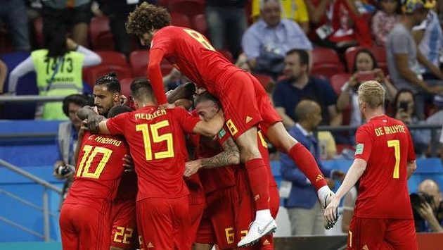 Belgičané se radují, do vedení jim ve čtvrtfinále pomohl vlastní gól Brazilce Fernadinha. Belgičané se radují, do vedení jim ve čtvrtfinále pomohl vlastní gól Brazilce Fernadinha.