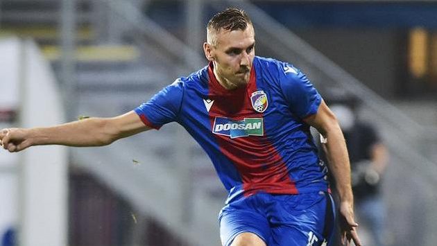 Tomáš Chorý z Plzně dává branku z penalty. Tomáš Chorý z Plzně dává branku z penalty.