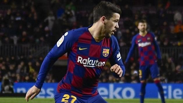 Fotbalisty AS Řím posílil španělský reprezentant do 21 let Carles Pérez z Barcelony Fotbalisty AS Řím posílil španělský reprezentant do 21 let Carles Pérez z Barcelony