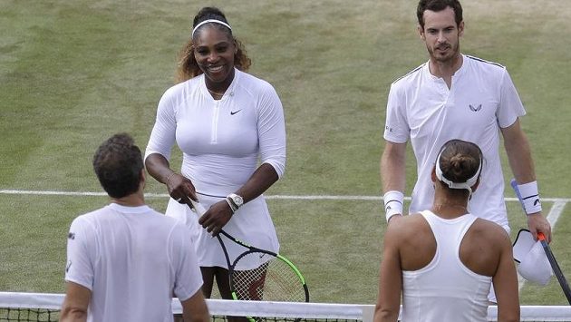Andy Murray se Serenou Williamsovou nestačili v osmifinále Wimbledonu na Bruna Soarese s Nicole Melicharovou Andy Murray se Serenou Williamsovou nestačili v osmifinále Wimbledonu na Bruna Soarese s Nicole Melicharovou