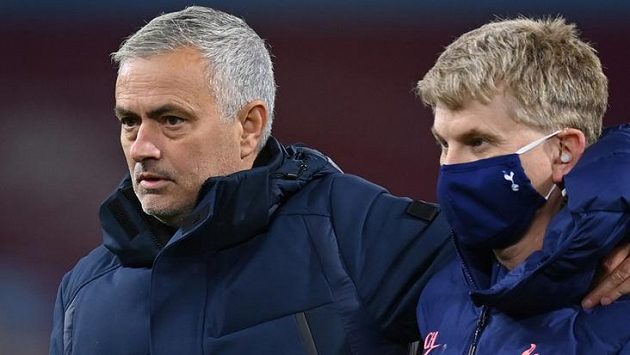Jose Mourinho měl po zápase důvod ke spokojenosti Jose Mourinho měl po zápase důvod ke spokojenosti