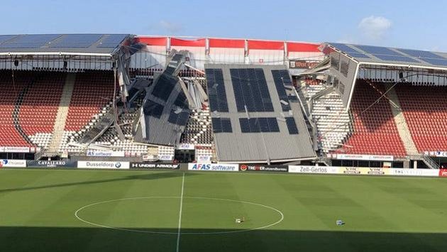 Na stadionu fotbalistů Alkmaaru, kteří můžou být v Evropské lize soupeřem Plzně, se zřítila část střechy jedné z tribun. Na stadionu fotbalistů Alkmaaru, kteří můžou být v Evropské lize soupeřem Plzně, se zřítila část střechy jedné z tribun.