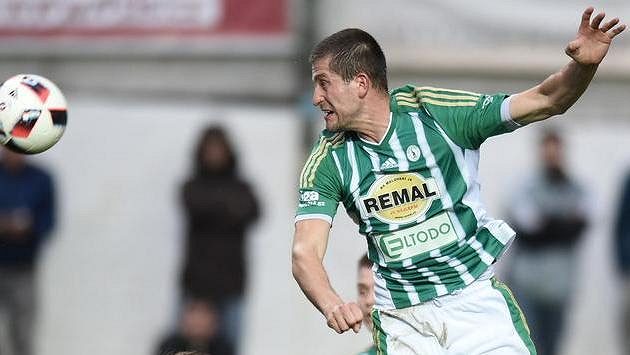 Klokan Michal Šmíd ohrožuje branku soupeře. Klokan Michal Šmíd ohrožuje branku soupeře.