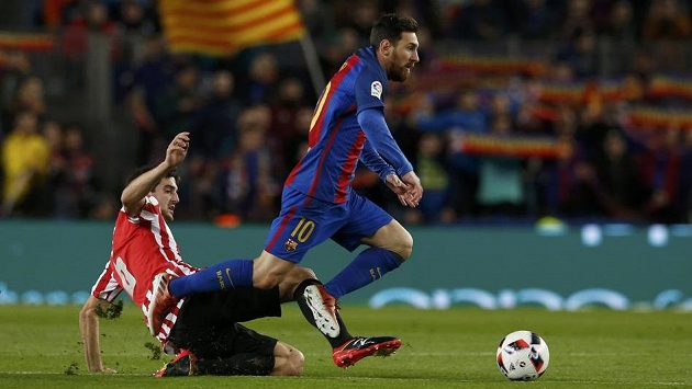 Hvězda Barcelony Lionel Messi (vpravo). Hvězda Barcelony Lionel Messi (vpravo).
