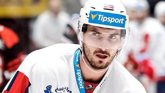 Slovenský hokejový útočník Dávid Skokan skončil v extraligových Pardubicích a bude působit ve Frankfurtu nad Mohanem v druhé nejvyšší německé soutěži. Slovenský hokejový útočník Dávid Skokan skončil v extraligových Pardubicích a bude působit ve Frankfurtu nad Mohanem v druhé nejvyšší německé soutěži.