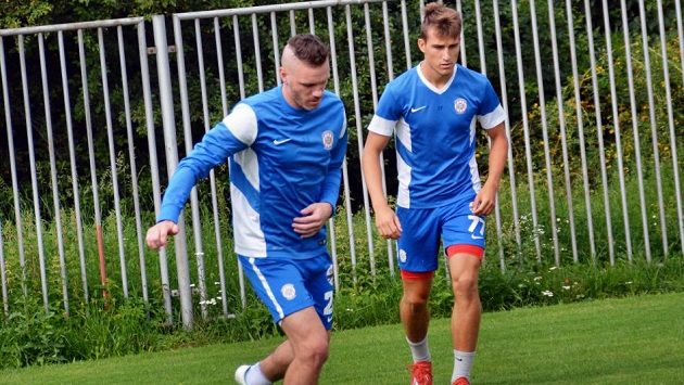 Ondřej Vaněk (vlevo) na tréninku rezervy brněnské Zbrojovky. Ondřej Vaněk (vlevo) na tréninku rezervy brněnské Zbrojovky.