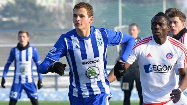 Lukáš Hůlka na čas odloží pruhovaný dres Mladé Boleslavi. Lukáš Hůlka na čas odloží pruhovaný dres Mladé Boleslavi.