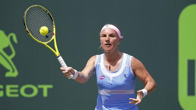 Ruska Světlana Kuzněcovová při utkání se Serenou Williamsovou z USA v osmifinále v Miami. Ruska Světlana Kuzněcovová při utkání se Serenou Williamsovou z USA v osmifinále v Miami.