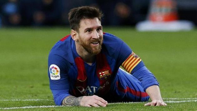 Barcelonská hvězda Lionel Messi zatím zvažuje, zda v klubu prodlouží smlouvu. Barcelonská hvězda Lionel Messi zatím zvažuje, zda v klubu prodlouží smlouvu.