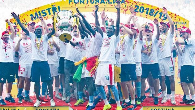 Pokud by se liga nedohrála, neměla by mistra, ale ani sestupujícího. Pokud by se liga nedohrála, neměla by mistra, ale ani sestupujícího.