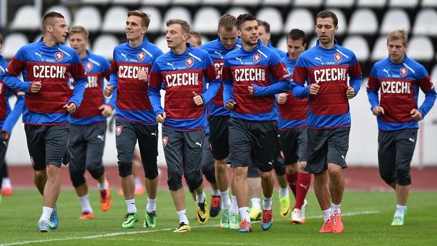 Čeští fotbalisté na první vítězství pod taktovkou trenéra Vrby stále čekají, proti Norsku a Finsku uhráli remízy. Čeští fotbalisté na první vítězství pod taktovkou trenéra Vrby stále čekají, proti Norsku a Finsku uhráli remízy.