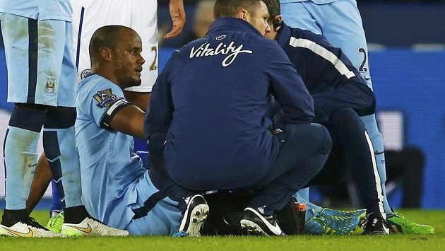 Vincent Kompany kvůli zranění odstupuje z utkání s Leicesterem Vincent Kompany kvůli zranění odstupuje z utkání s Leicesterem