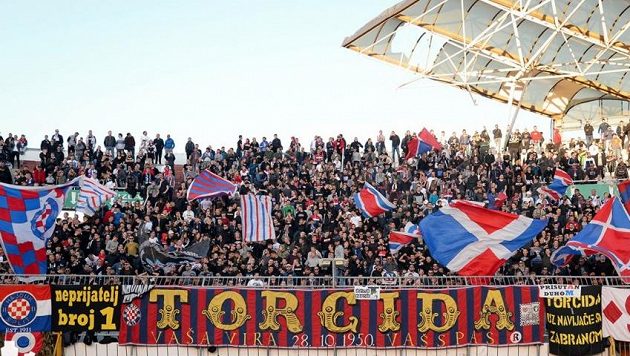 V Chorvatsku se do boje s koronavirem zapojila i fanouškovská skupina Hajduku Torcida Split. V Chorvatsku se do boje s koronavirem zapojila i fanouškovská skupina Hajduku Torcida Split.