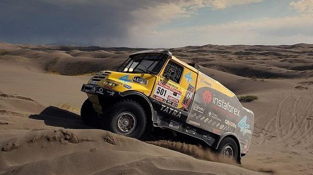 Aleš Loprais s kamiónem Tatra na trati Rallye Dakar. Aleš Loprais s kamiónem Tatra na trati Rallye Dakar.