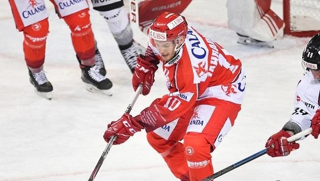 Obránce třineckých Ocelářů Jan Zahradníček Obránce třineckých Ocelářů Jan Zahradníček
