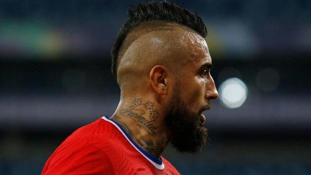 Arturo Vidal se dostal s několika spoluhráči do problémů Arturo Vidal se dostal s několika spoluhráči do problémů