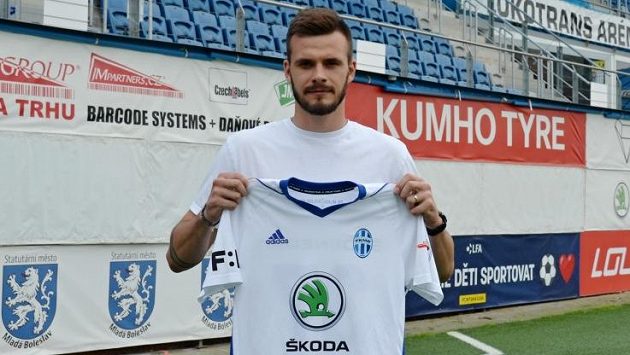 Brankář Pavel Halouska je novou posilou fotbalistů Mladé Boleslavi. Brankář Pavel Halouska je novou posilou fotbalistů Mladé Boleslavi.