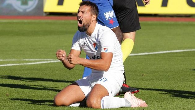 Rozezlený Milan Baroš z Baníku Ostrava. Rozezlený Milan Baroš z Baníku Ostrava.