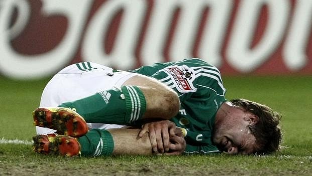 Fotballisté Bohemians už jsou téměř na lopatkách, ale ligovou záchranu ještě nevzdávají. Fotballisté Bohemians už jsou téměř na lopatkách, ale ligovou záchranu ještě nevzdávají.