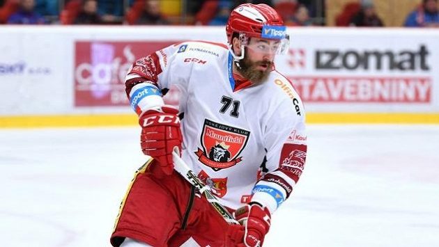 Matěj Chalupa v dresu Hradce Králové Matěj Chalupa v dresu Hradce Králové