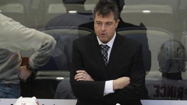 Jack Capuano, dnes už bývalý kouč New York Islanders. Jack Capuano, dnes už bývalý kouč New York Islanders.