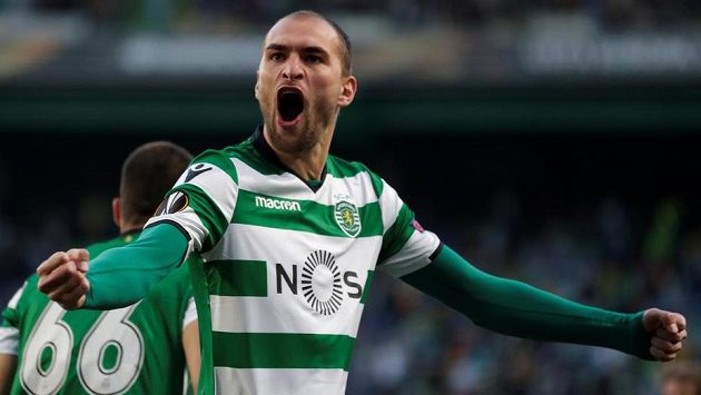 Tak pojďte, Plzeňáci! Bas Dost ze Sportingu Lisabon se raduje z gólu během odvety s Astanou (3:3). Tak pojďte, Plzeňáci! Bas Dost ze Sportingu Lisabon se raduje z gólu během odvety s Astanou (3:3).