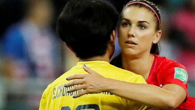 Ne u všech fanoušků se úterní rekordní vítězství amerických fotbalistek 13:0 nad Thajskem na mistrovství světa ve Francii setkalo s nadšením Ne u všech fanoušků se úterní rekordní vítězství amerických fotbalistek 13:0 nad Thajskem na mistrovství světa ve Francii setkalo s nadšením