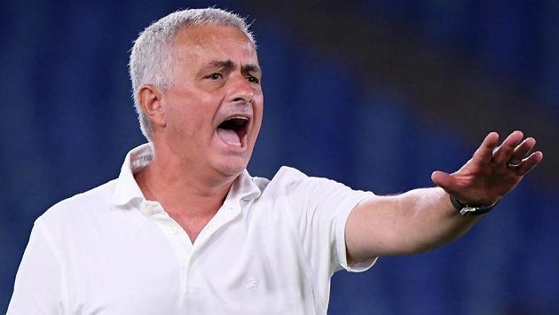 Legendární trenér José Mourinho odstartoval svoje angažmá na lavičce AS Řím vítězně. Legendární trenér José Mourinho odstartoval svoje angažmá na lavičce AS Řím vítězně.