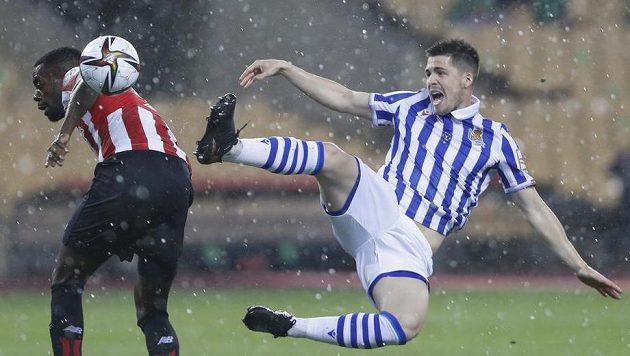 Inaki Williams (vlevo) z Bilbaa a Igor Zubeldia ze San Sebastianu při pohárovém finále, ilustrační snímek. Inaki Williams (vlevo) z Bilbaa a Igor Zubeldia ze San Sebastianu při pohárovém finále, ilustrační snímek.