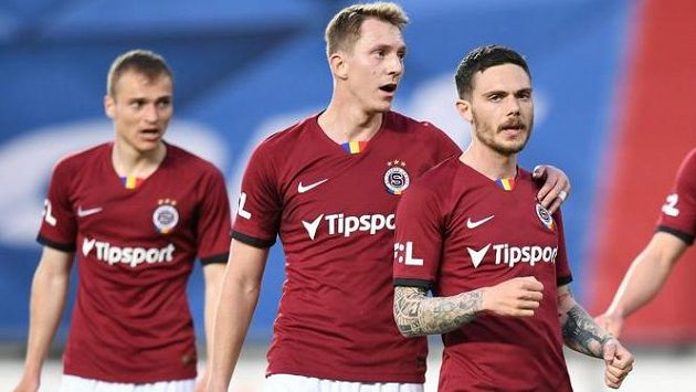 Fotbalisté Sparty se radují z branky v utkání 31. kola Fortuna ligy proti Baníku Ostrava. Fotbalisté Sparty se radují z branky v utkání 31. kola Fortuna ligy proti Baníku Ostrava.