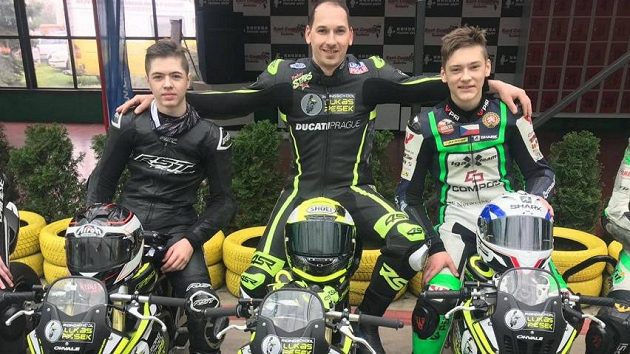 Bývalý motocyklový závodník Lukáš Pešek a jedna z největších českých nadějí Ondřej Vostatek. Bývalý motocyklový závodník Lukáš Pešek a jedna z největších českých nadějí Ondřej Vostatek.