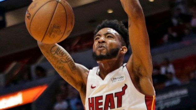 Testy před restartem NBA odhalily nákazu koronavirem také u nejlepšího smečaře letošního Utkání hvězd Derricka Jones Testy před restartem NBA odhalily nákazu koronavirem také u nejlepšího smečaře letošního Utkání hvězd Derricka Jones