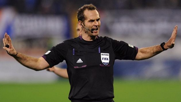 Bývalý sudí Libor Kovařík se stal členem nové komise rozhodčích. Bývalý sudí Libor Kovařík se stal členem nové komise rozhodčích.