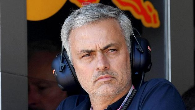 José Mourinho na formuli v Monaku. Jak se vám líbí...? José Mourinho na formuli v Monaku. Jak se vám líbí...?