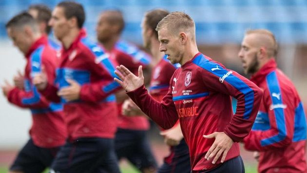 Útočník české fotbalové reprezentace Matěj Vydra se trefil po pěti měsících i ve druhé nejvyšší anglické soutěži Útočník české fotbalové reprezentace Matěj Vydra se trefil po pěti měsících i ve druhé nejvyšší anglické soutěži