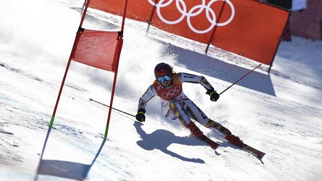 Ester Ledecká na trati 1. kola olympijského obřího slalomu. Ester Ledecká na trati 1. kola olympijského obřího slalomu.