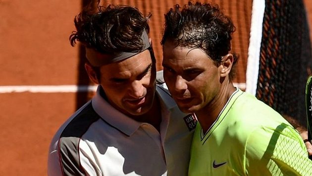 Roger Federer a Rafael Nadal po vzájemném zápase na French Open Roger Federer a Rafael Nadal po vzájemném zápase na French Open