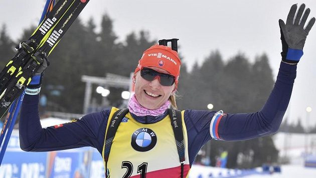 Slovenská biatlonistka Anastasia Kuzminová slaví triumf ve sprintu při SP v Oberhofu. Slovenská biatlonistka Anastasia Kuzminová slaví triumf ve sprintu při SP v Oberhofu.