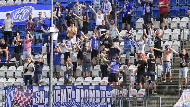 Jádro fanoušků Olomouce během utkání s Plzní. Jádro fanoušků Olomouce během utkání s Plzní.