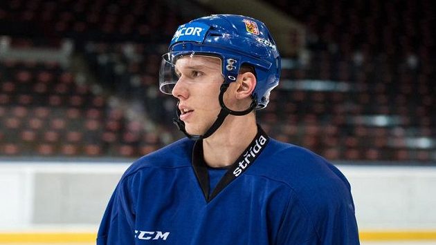 Obránce Jan Košťálek během tréninku hokejové reprezentace letos v dubnu. Archivní snímek. Obránce Jan Košťálek během tréninku hokejové reprezentace letos v dubnu. Archivní snímek.