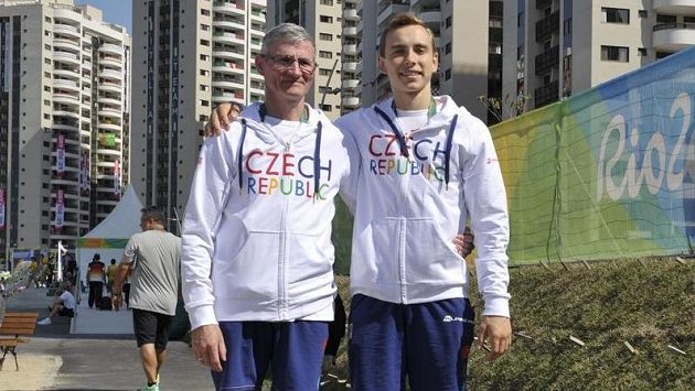 Sportovní gymnasta David Jessen (vpravo) a jeho trenér Vasili Vinogradov v Riu. Sportovní gymnasta David Jessen (vpravo) a jeho trenér Vasili Vinogradov v Riu.