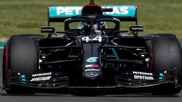Lewis Hamilton v kvalifikaci na Velkou cenu Británie kraloval Lewis Hamilton v kvalifikaci na Velkou cenu Británie kraloval